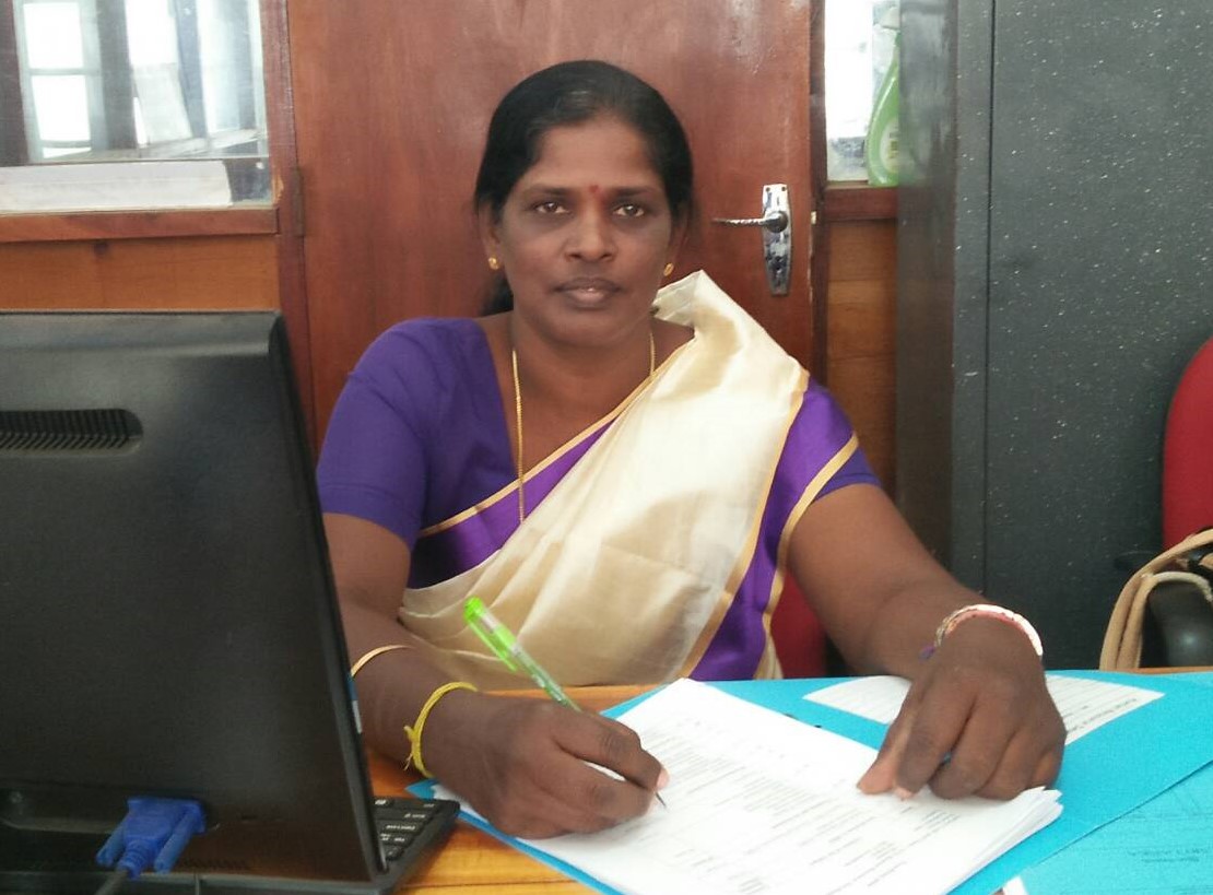Ms.T.Raveendran : Head/ Senior Lecturer Gr I